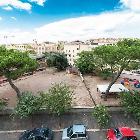 Three In Appartement