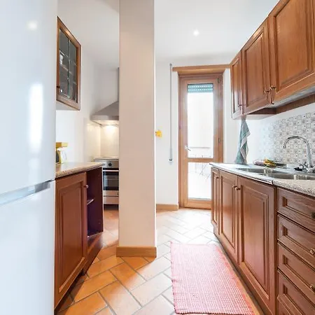 Three In Appartement *
