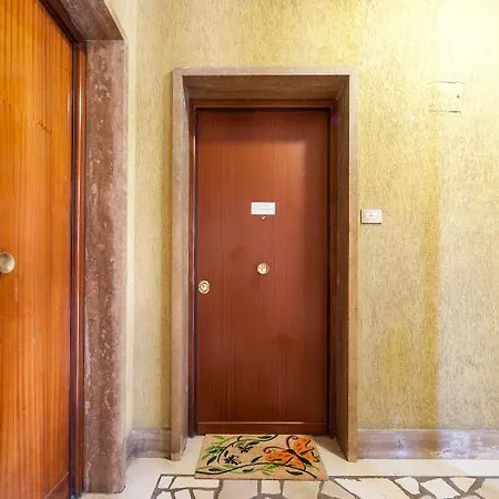 Three In Appartement Rome